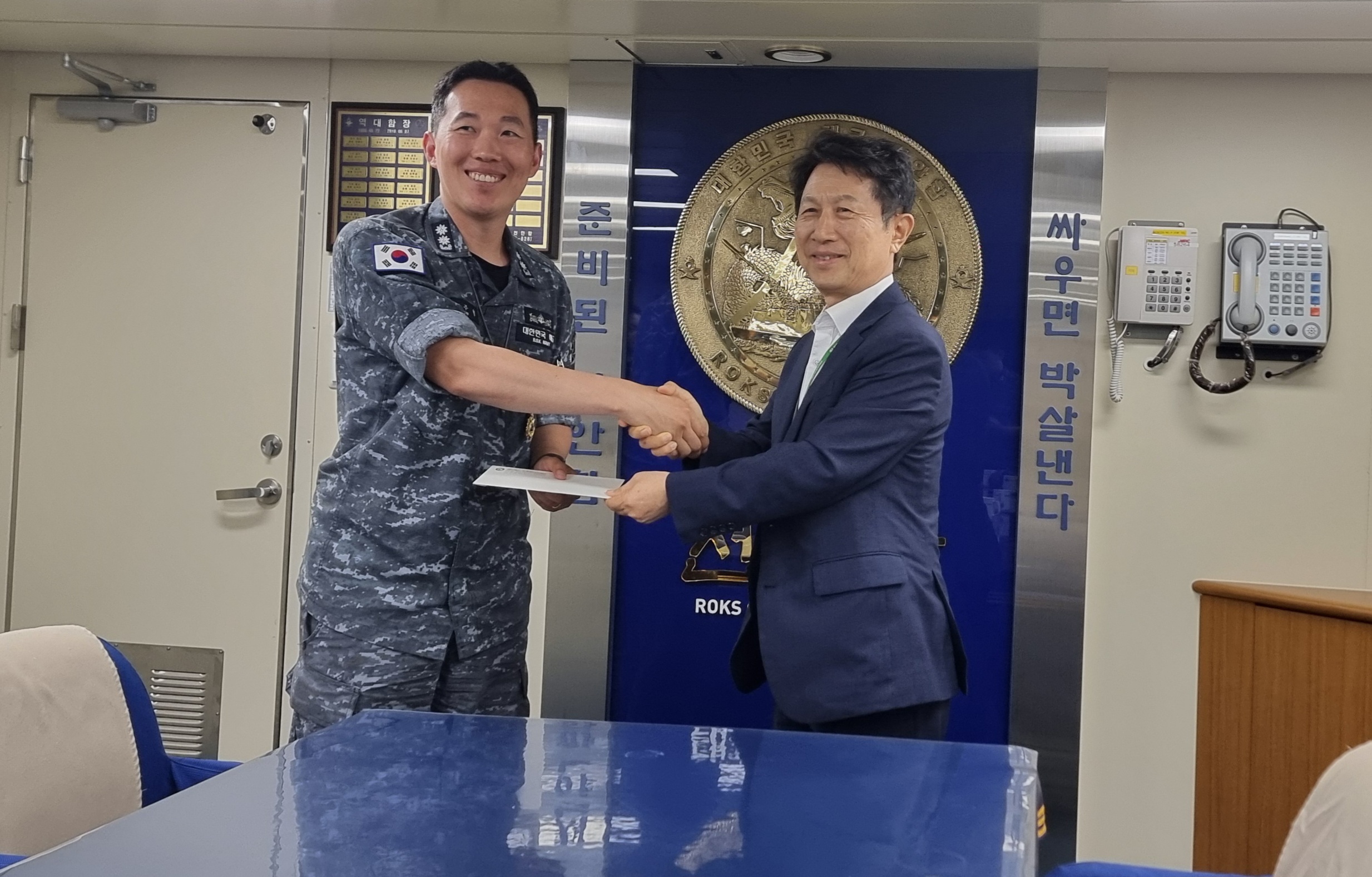 해군제2함대 NMCF 방문 기도회(2).jpg